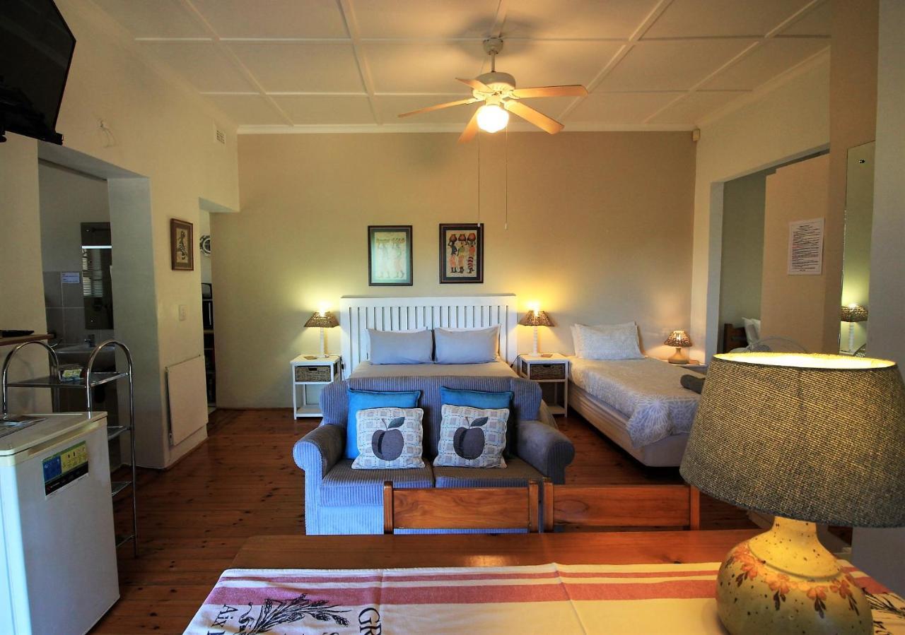 Dempsey'S Self-Catering Guest House Port Elizabeth Exterior photo