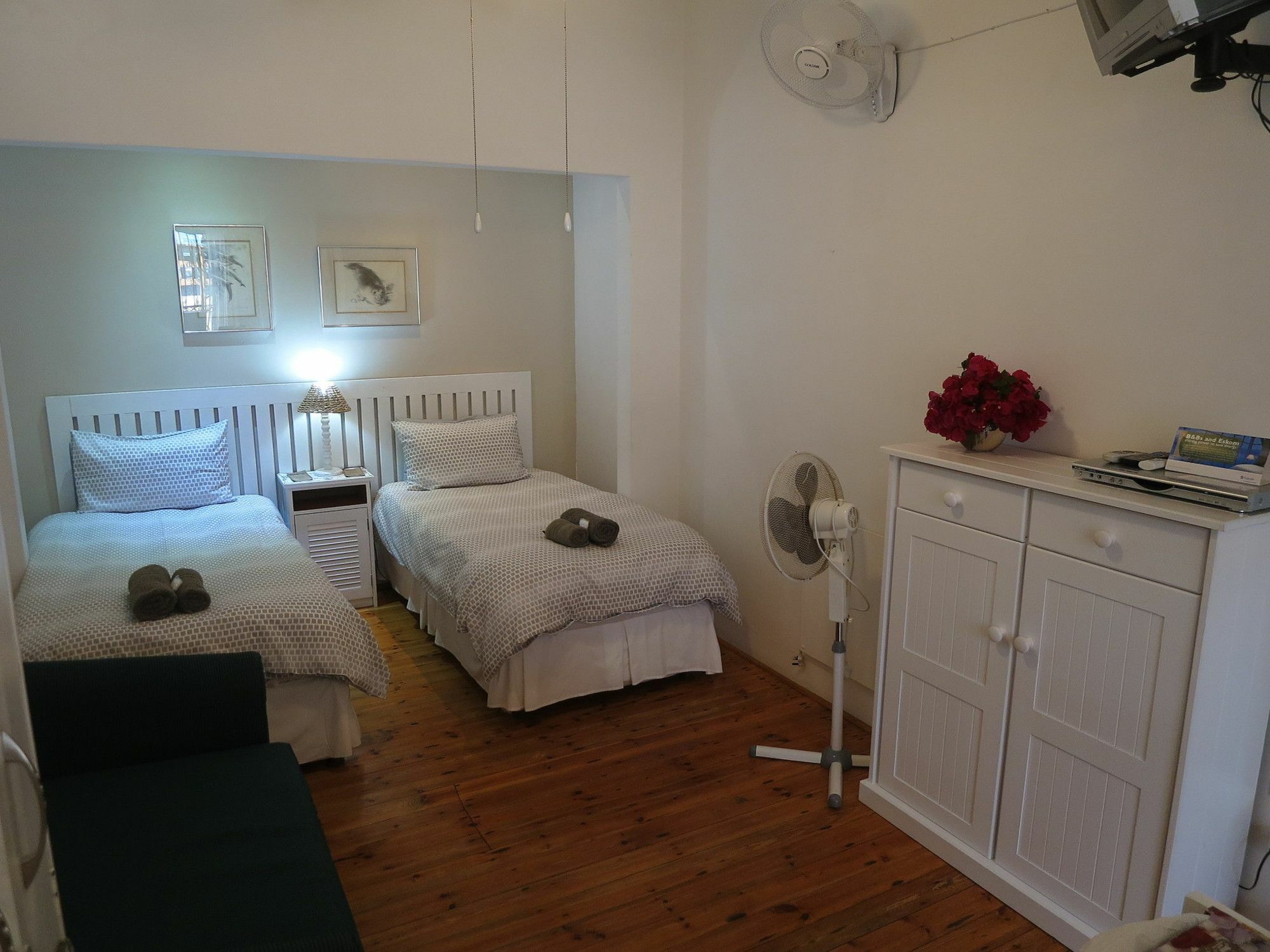 Dempsey'S Self-Catering Guest House Port Elizabeth Exterior photo